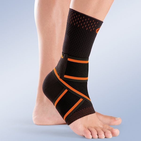 OIT 050C Ortesis dinámica para ligamentos laterales del tobillo.